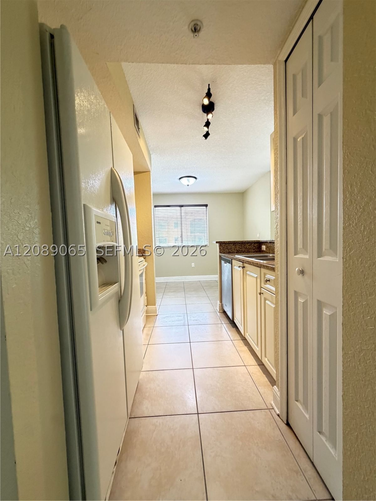Real estate property located at 20930 87th Ave #207, Miami-dade, Breeze Of Galloway Condo, Cutler Bay, FL