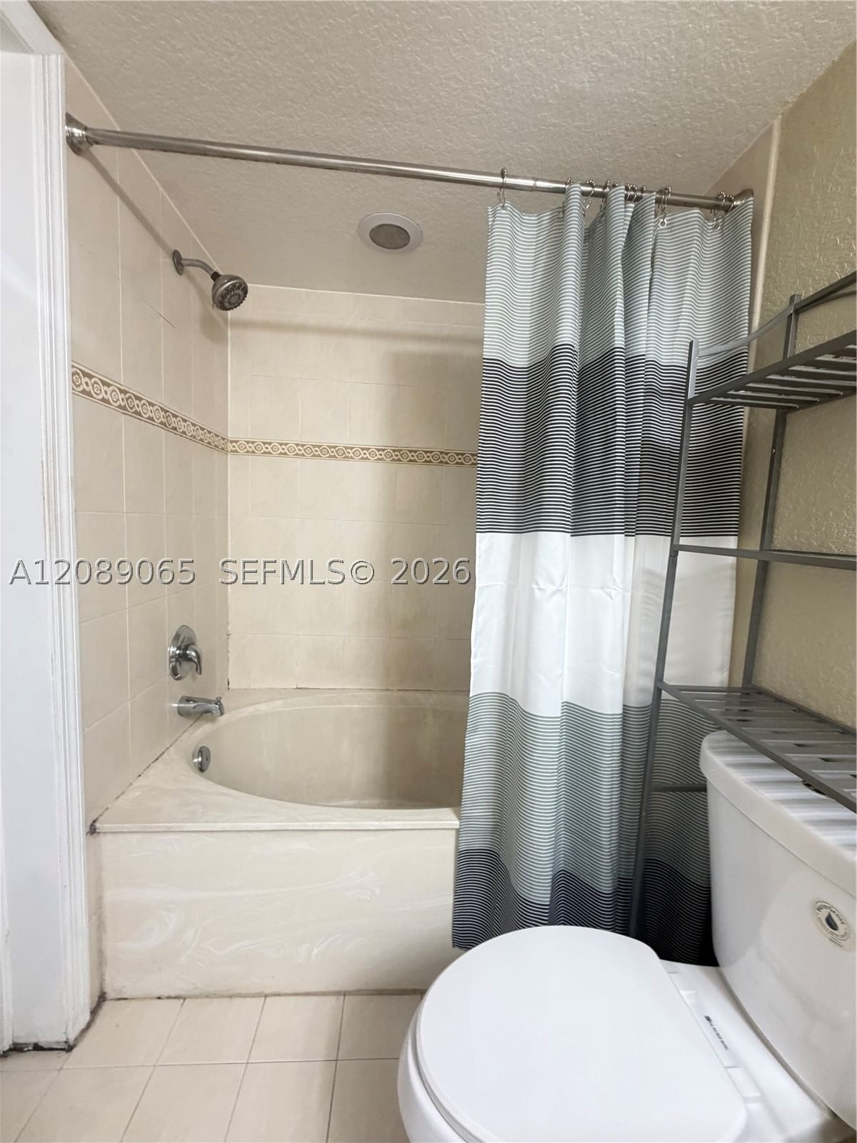 Real estate property located at 20930 87th Ave #207, Miami-dade, Breeze Of Galloway Condo, Cutler Bay, FL