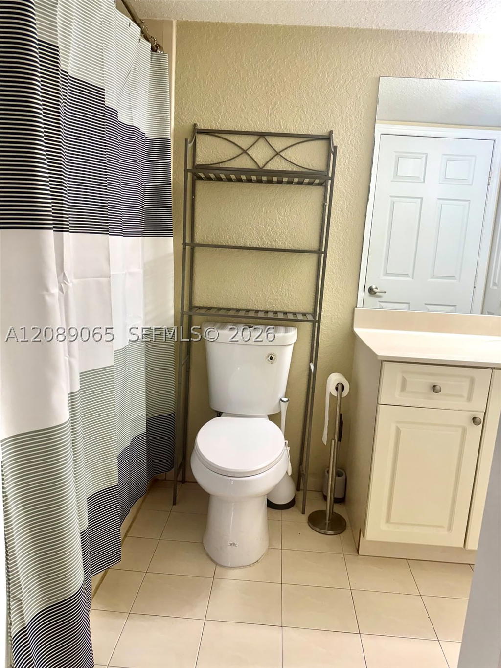 Real estate property located at 20930 87th Ave #207, Miami-dade, Breeze Of Galloway Condo, Cutler Bay, FL