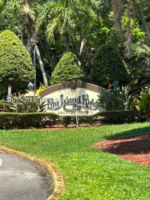 Real estate property located at 1811 Sabal Palm Dr #204, Broward, Condo 1 Of Sabal Palm Con, Davie, FL