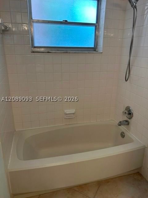 Real estate property located at 1811 Sabal Palm Dr #204, Broward, Condo 1 Of Sabal Palm Con, Davie, FL