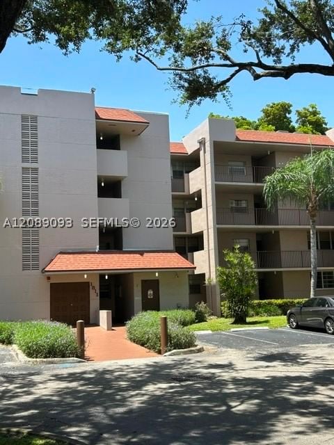 Real estate property located at 1811 Sabal Palm Dr #204, Broward, Condo 1 Of Sabal Palm Con, Davie, FL