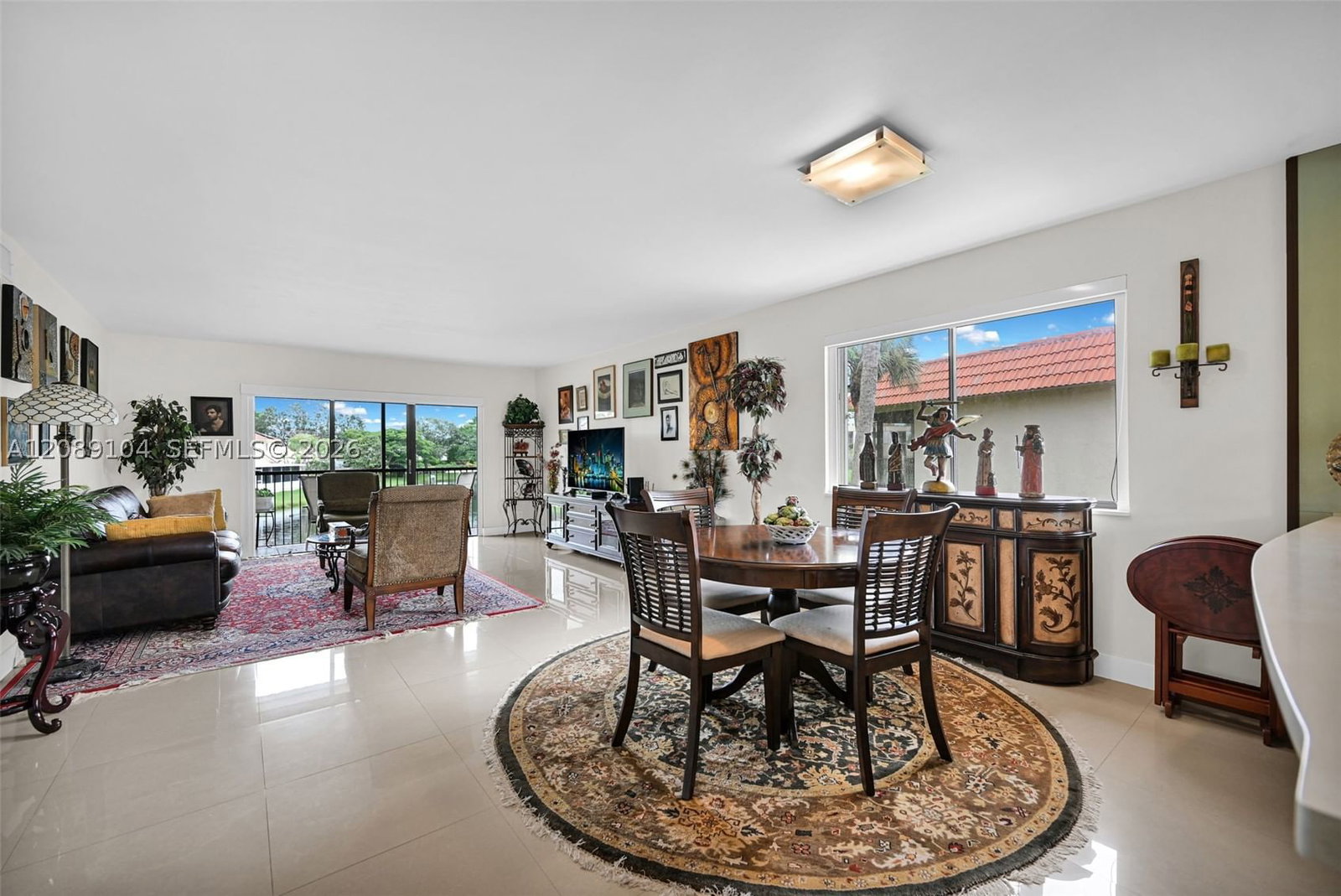 Real estate property located at 374 Lakeview Dr #204, Broward, Racquet Club Apts At Bona, Weston, FL