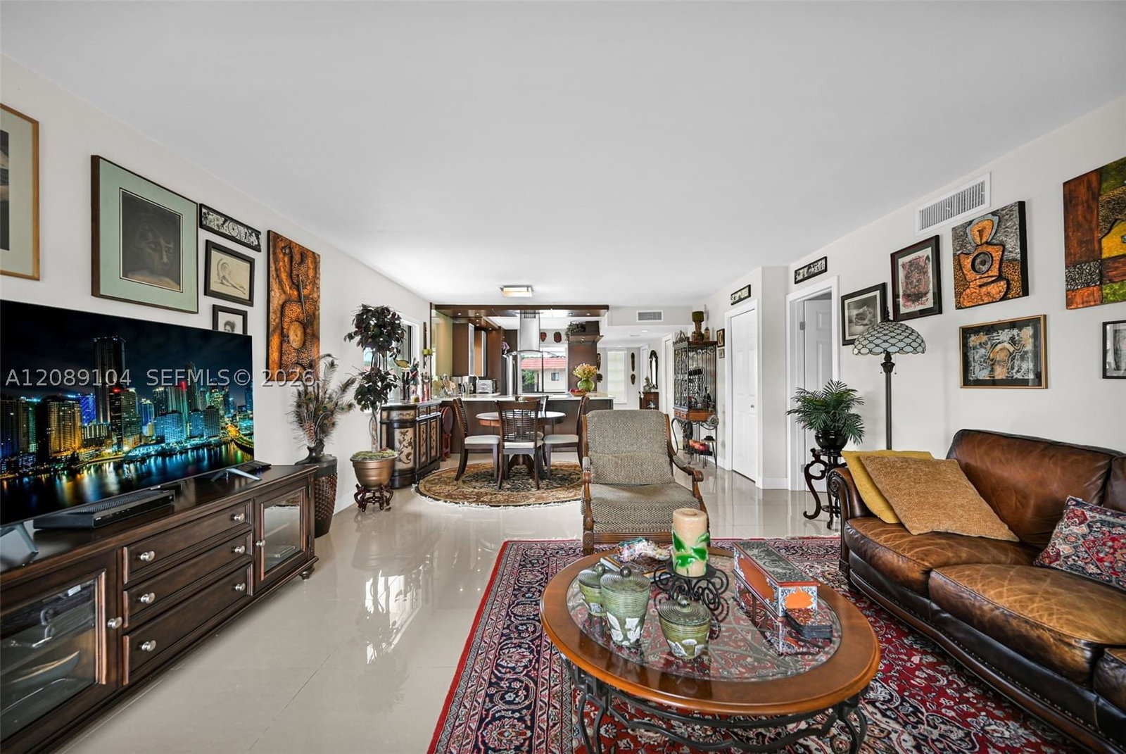 Real estate property located at 374 Lakeview Dr #204, Broward, Racquet Club Apts At Bona, Weston, FL