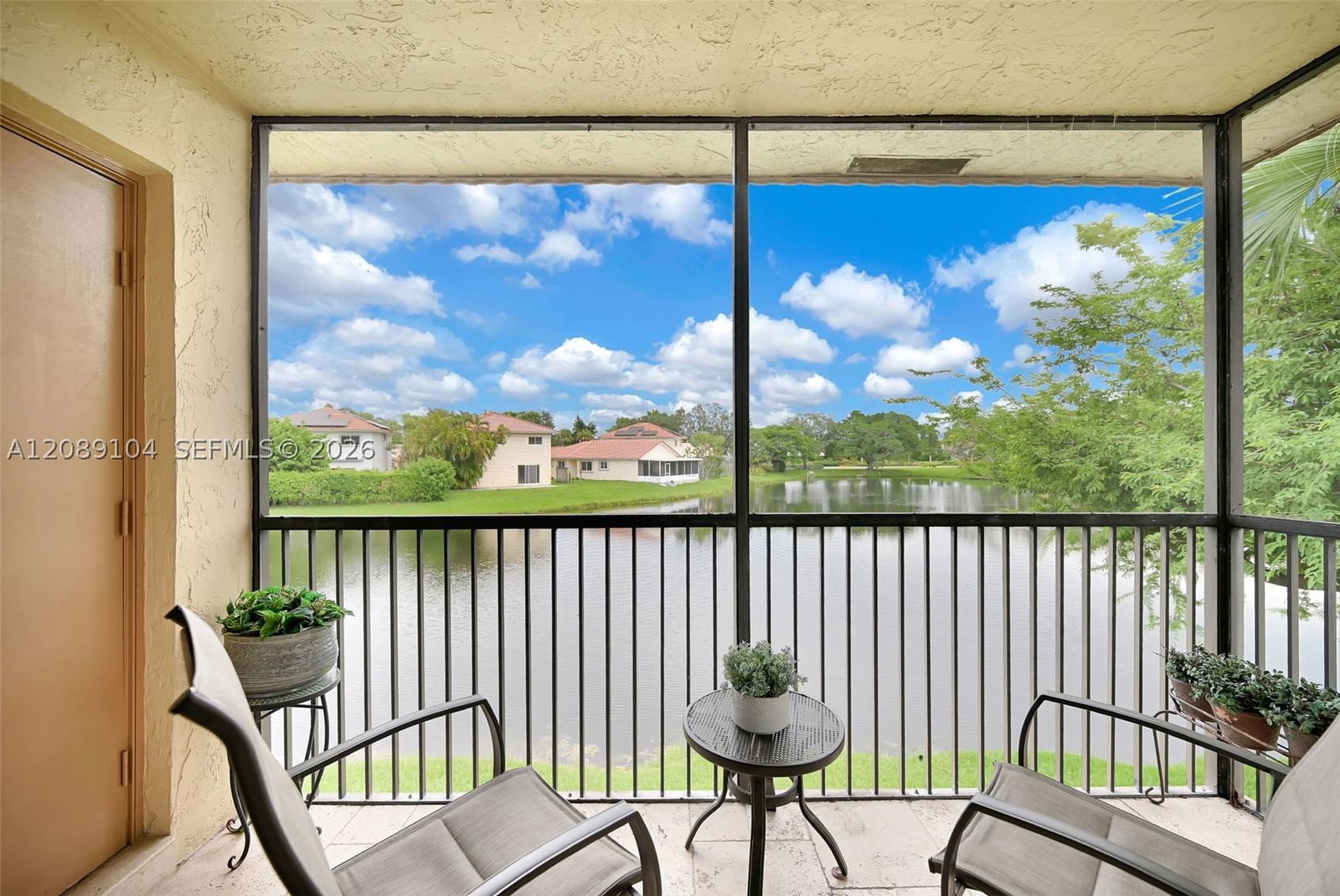 Real estate property located at 374 Lakeview Dr #204, Broward, Racquet Club Apts At Bona, Weston, FL