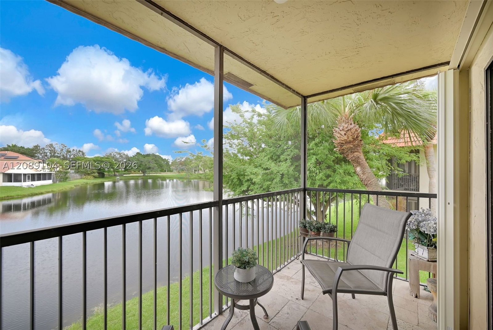 Real estate property located at 374 Lakeview Dr #204, Broward, Racquet Club Apts At Bona, Weston, FL