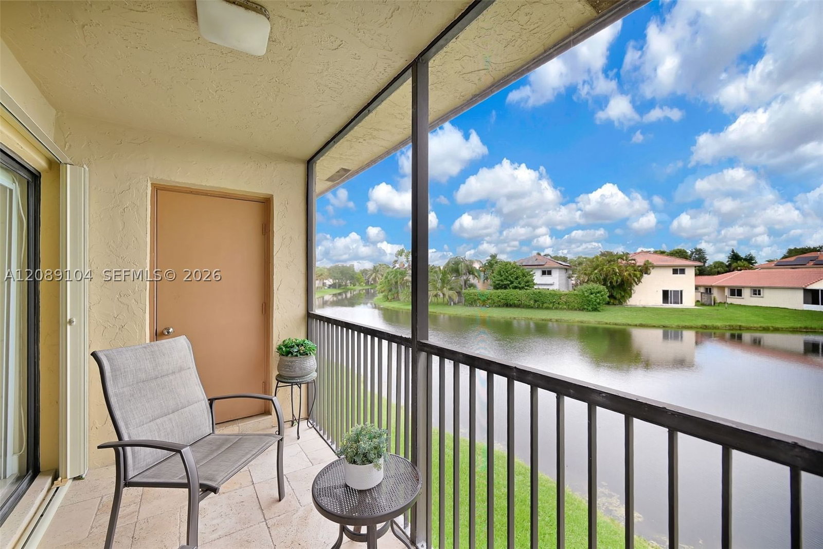 Real estate property located at 374 Lakeview Dr #204, Broward, Racquet Club Apts At Bona, Weston, FL