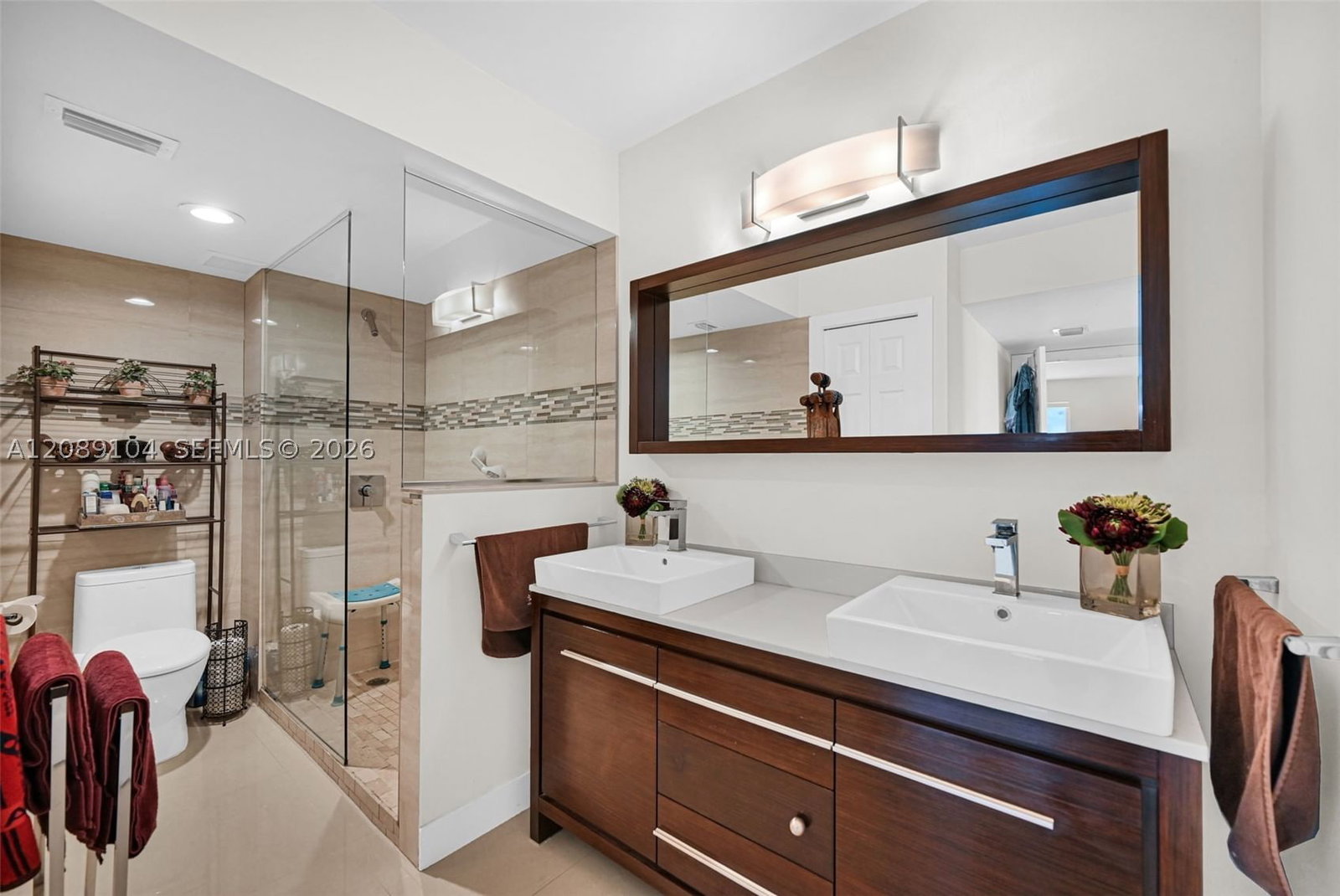 Real estate property located at 374 Lakeview Dr #204, Broward, Racquet Club Apts At Bona, Weston, FL