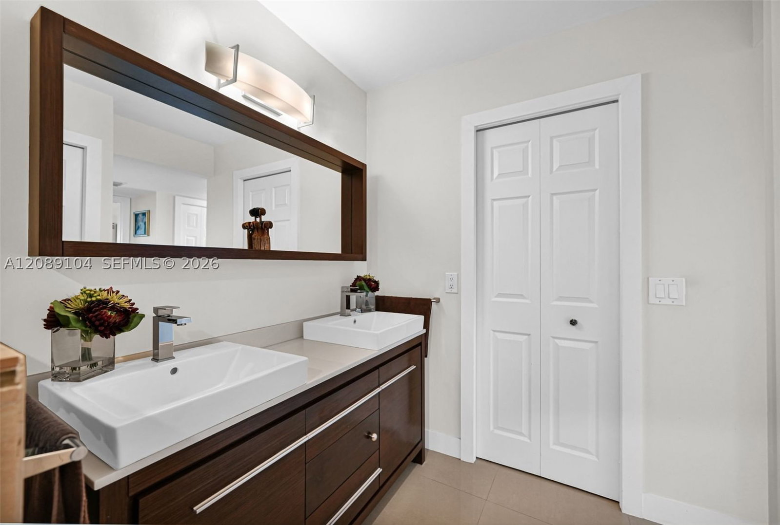 Real estate property located at 374 Lakeview Dr #204, Broward, Racquet Club Apts At Bona, Weston, FL