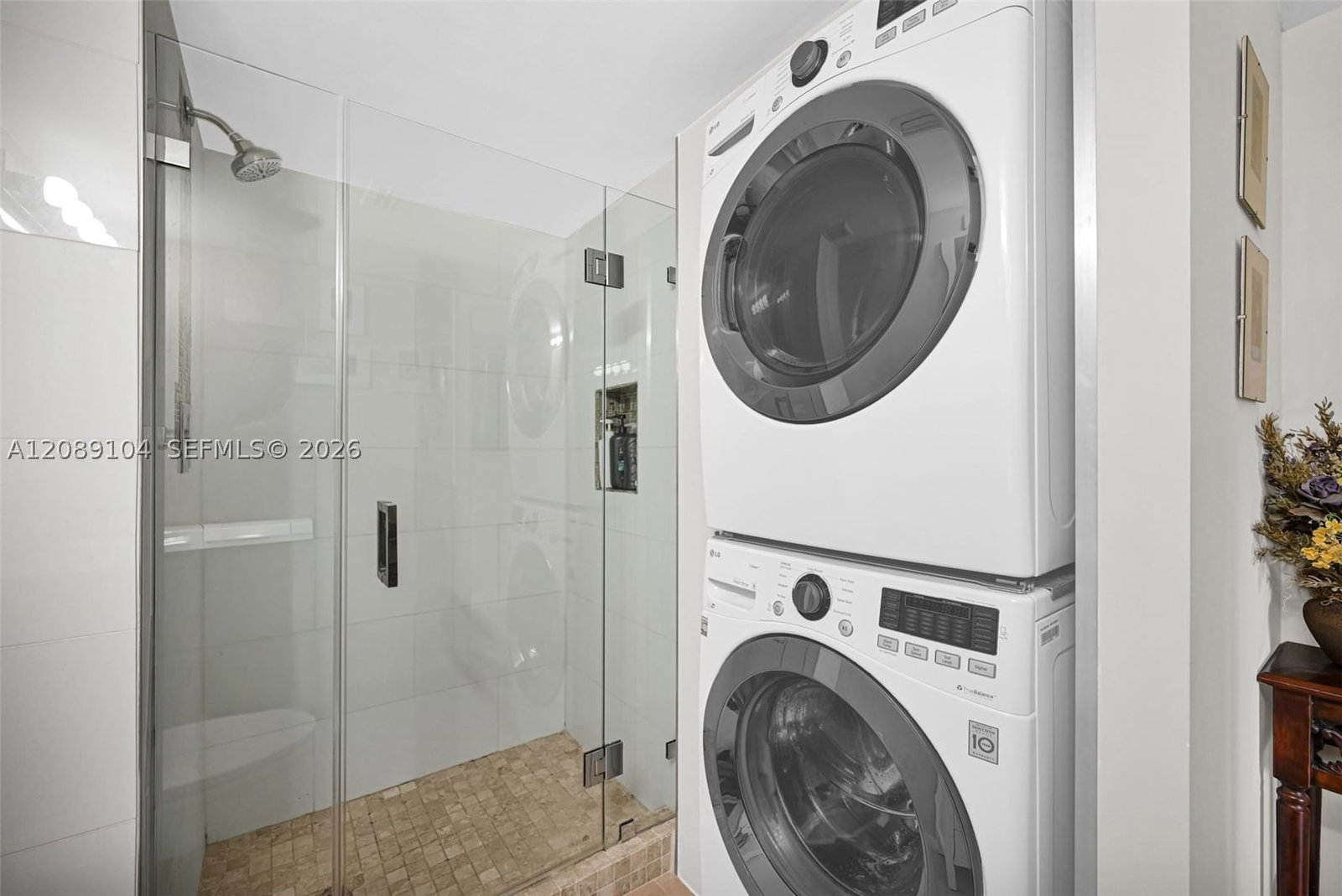 Real estate property located at 374 Lakeview Dr #204, Broward, Racquet Club Apts At Bona, Weston, FL
