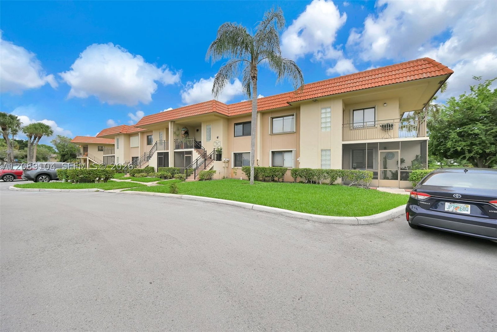 Real estate property located at 374 Lakeview Dr #204, Broward, Racquet Club Apts At Bona, Weston, FL