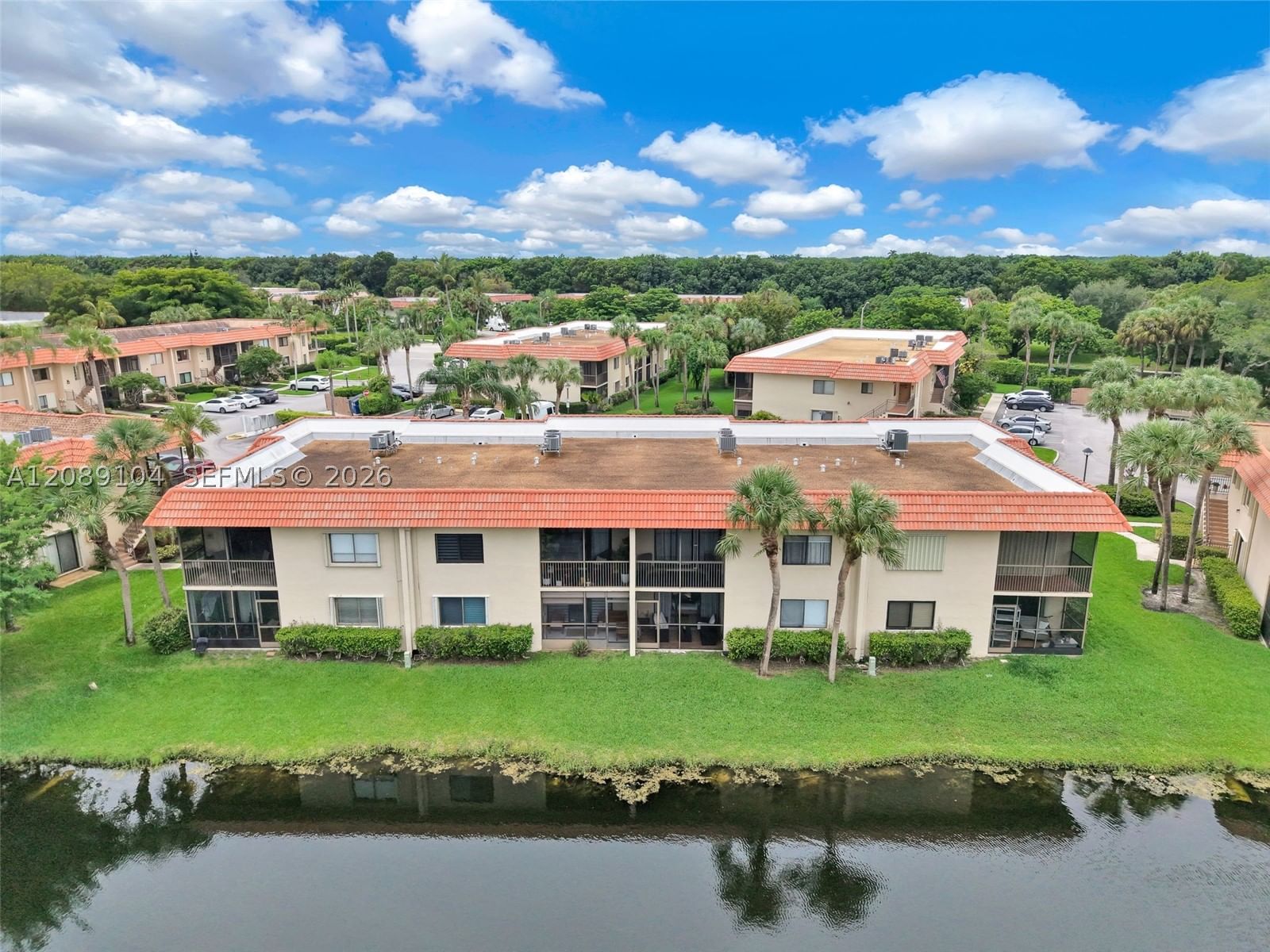 Real estate property located at 374 Lakeview Dr #204, Broward, Racquet Club Apts At Bona, Weston, FL