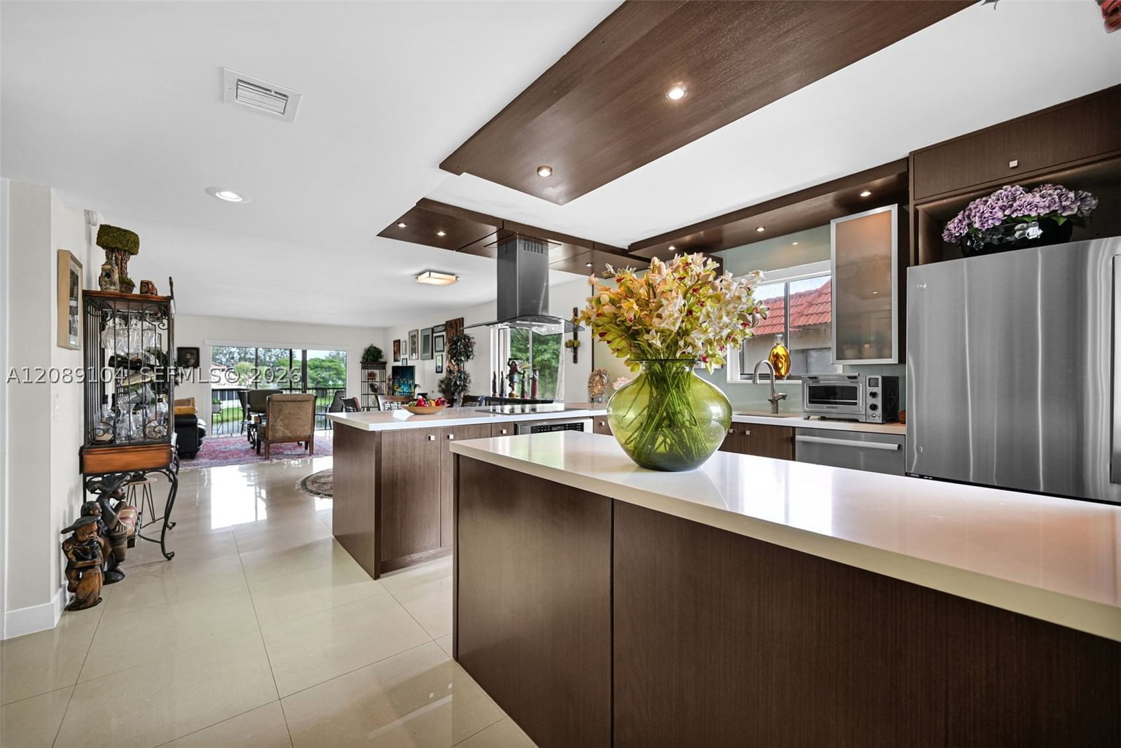 Real estate property located at 374 Lakeview Dr #204, Broward, Racquet Club Apts At Bona, Weston, FL