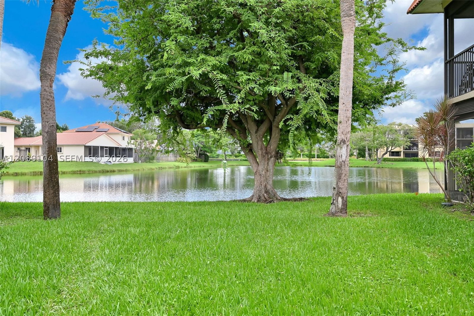 Real estate property located at 374 Lakeview Dr #204, Broward, Racquet Club Apts At Bona, Weston, FL