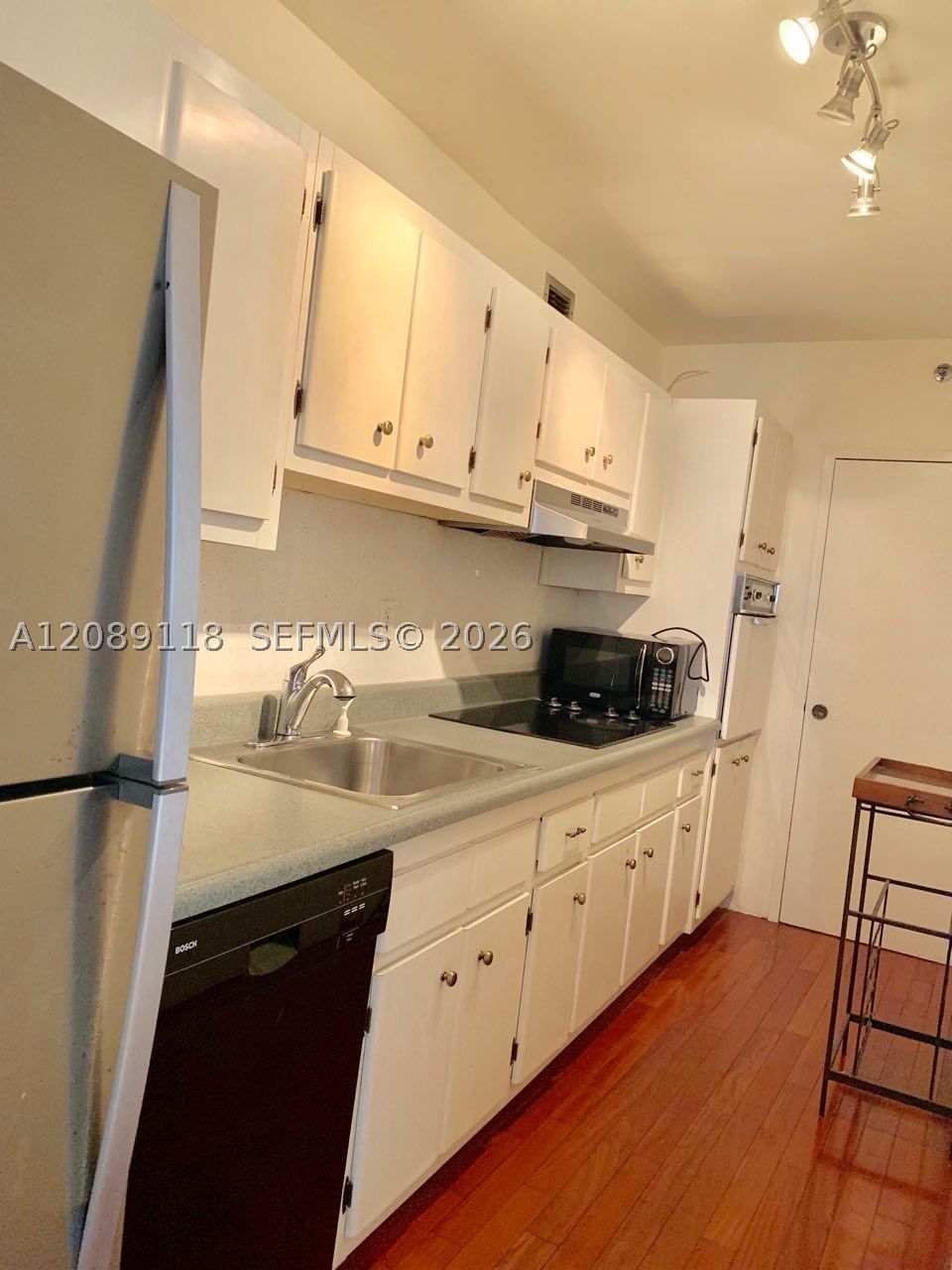 Real estate property located at 100 Lincoln Rd #427, Miami-dade, The Decoplage Condo, Miami Beach, FL