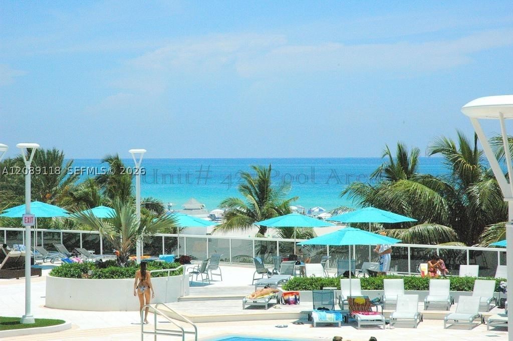 Real estate property located at 100 Lincoln Rd #427, Miami-dade, The Decoplage Condo, Miami Beach, FL
