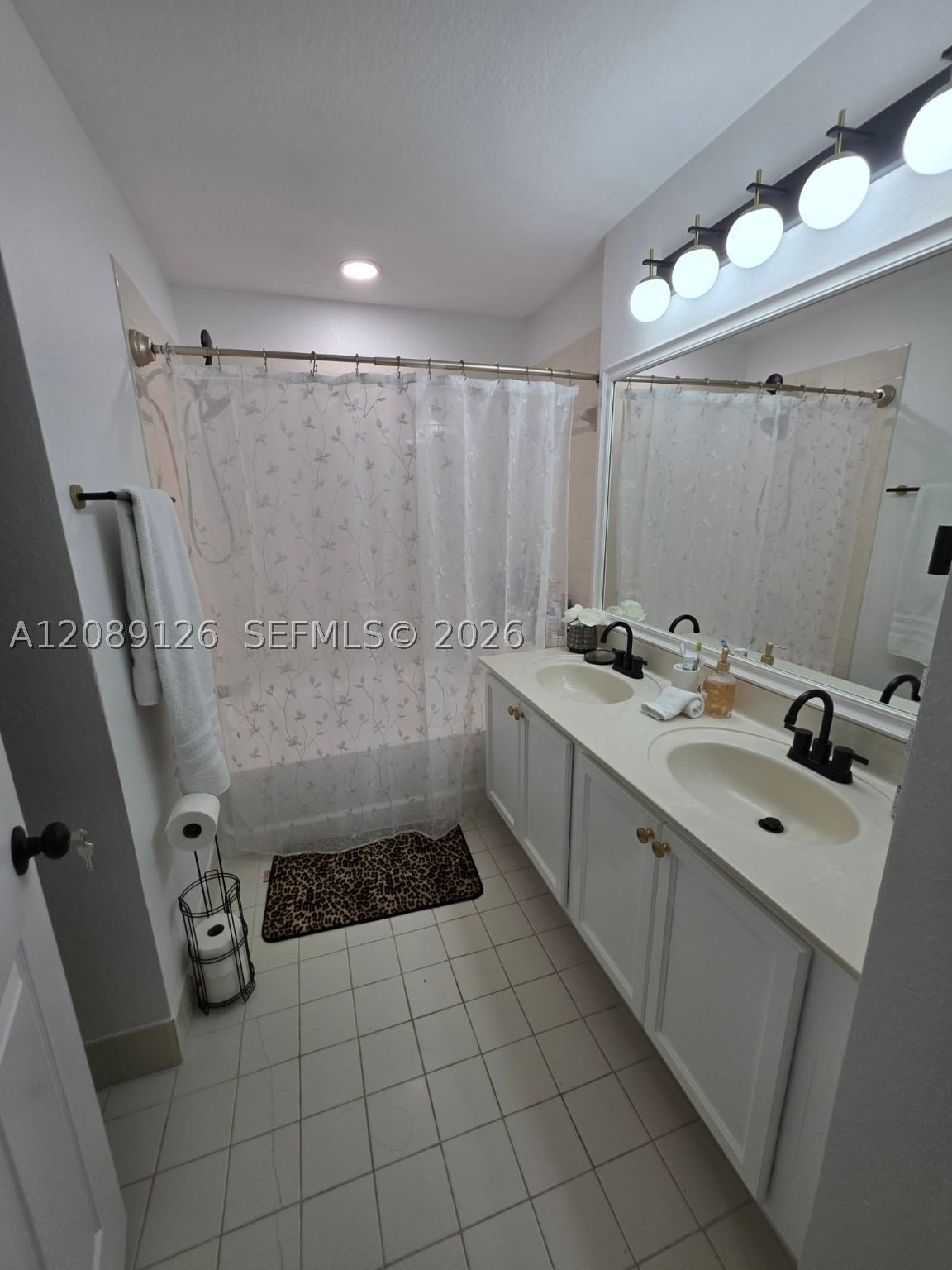 Real estate property located at 11403 89th St #111, Miami-dade, St Mortiz At Doral Condo, Doral, FL
