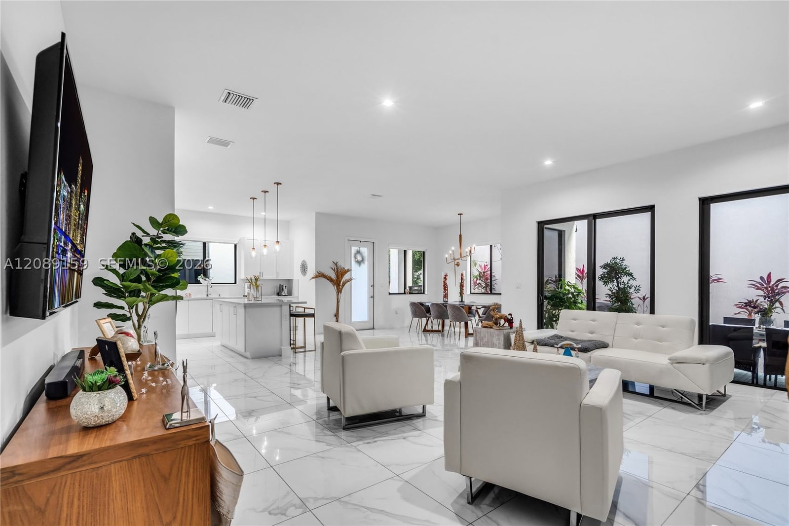 Real estate property located at 4363 81st Ave, Miami-dade, Canarias East, Doral, FL