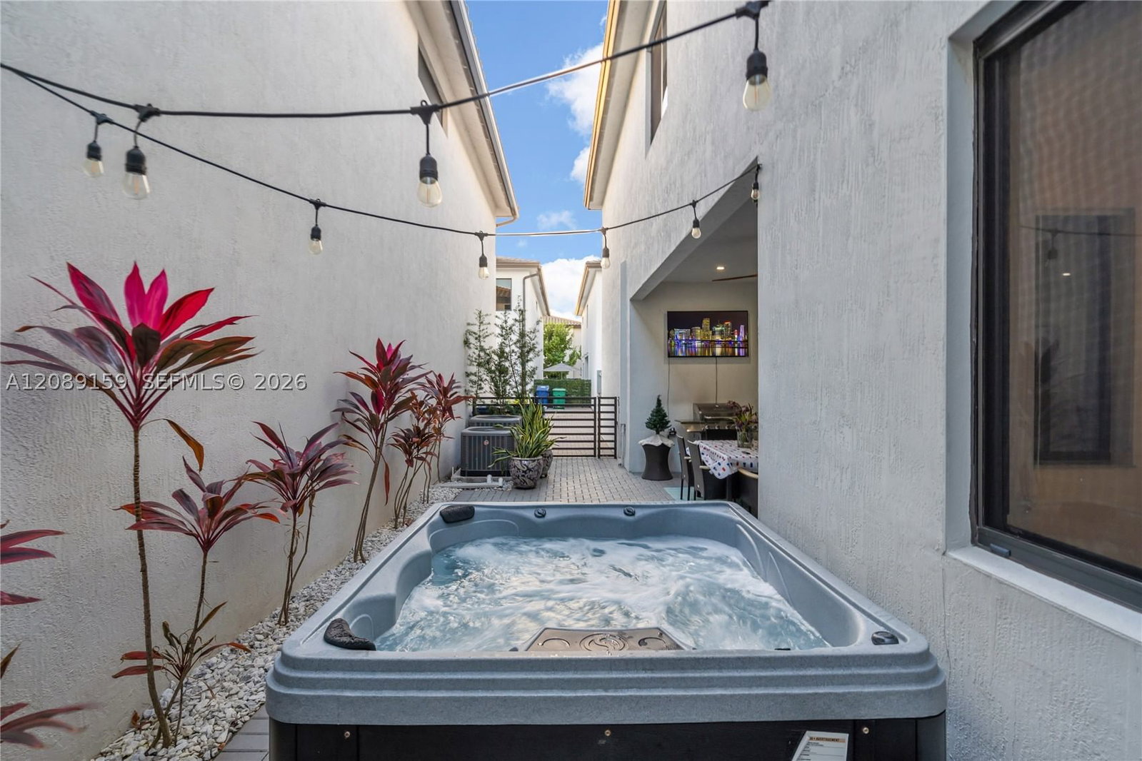 Real estate property located at 4363 81st Ave, Miami-dade, Canarias East, Doral, FL
