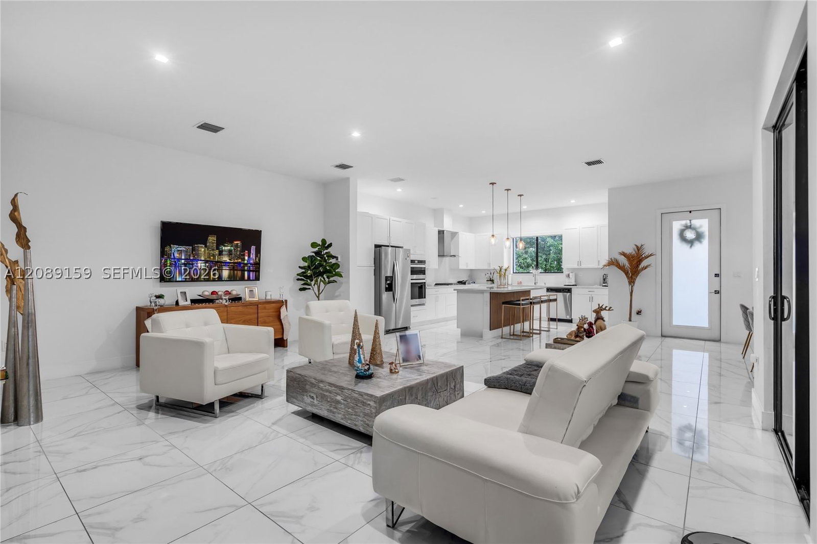 Real estate property located at 4363 81st Ave, Miami-dade, Canarias East, Doral, FL