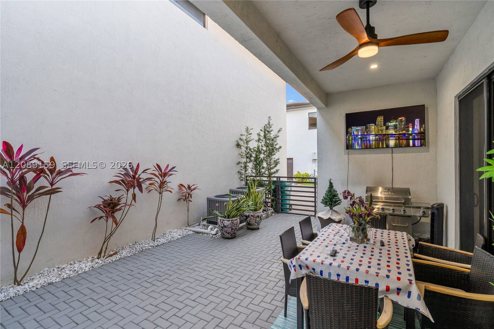 Real estate property located at 4363 81st Ave, Miami-dade, Canarias East, Doral, FL