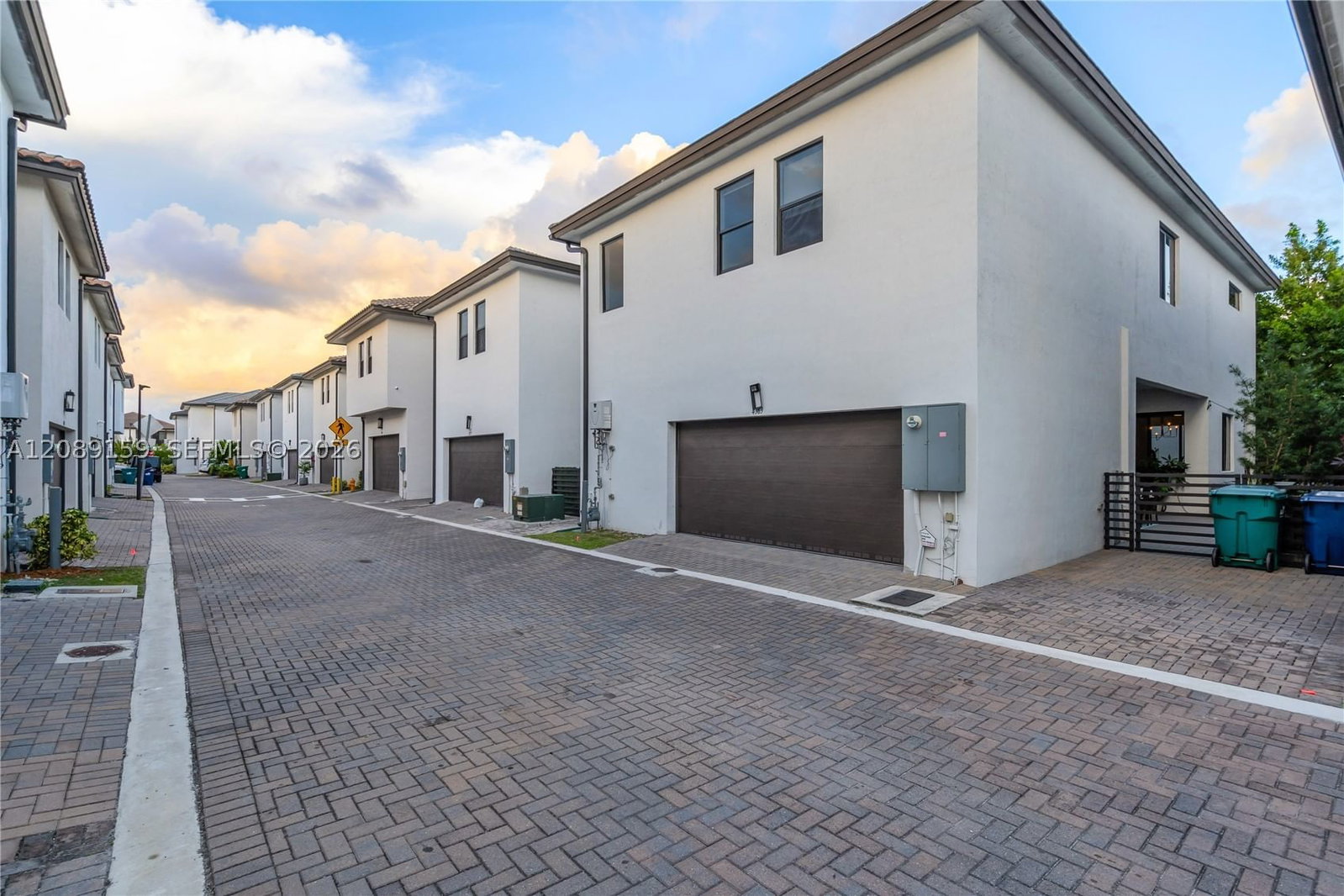 Real estate property located at 4363 81st Ave, Miami-dade, Canarias East, Doral, FL