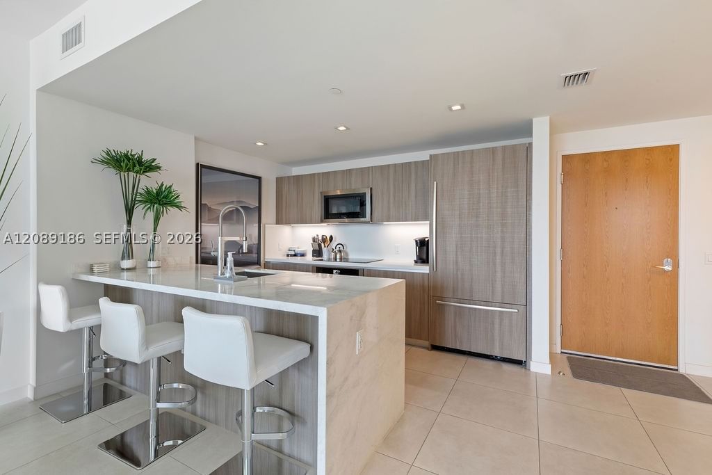 Real estate property located at 401 Birch Rd #610, Broward, Tiffany House Condo, Fort Lauderdale, FL