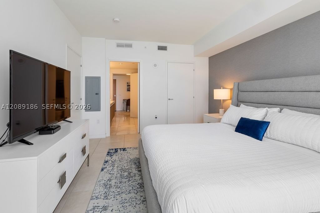 Real estate property located at 401 Birch Rd #610, Broward, Tiffany House Condo, Fort Lauderdale, FL