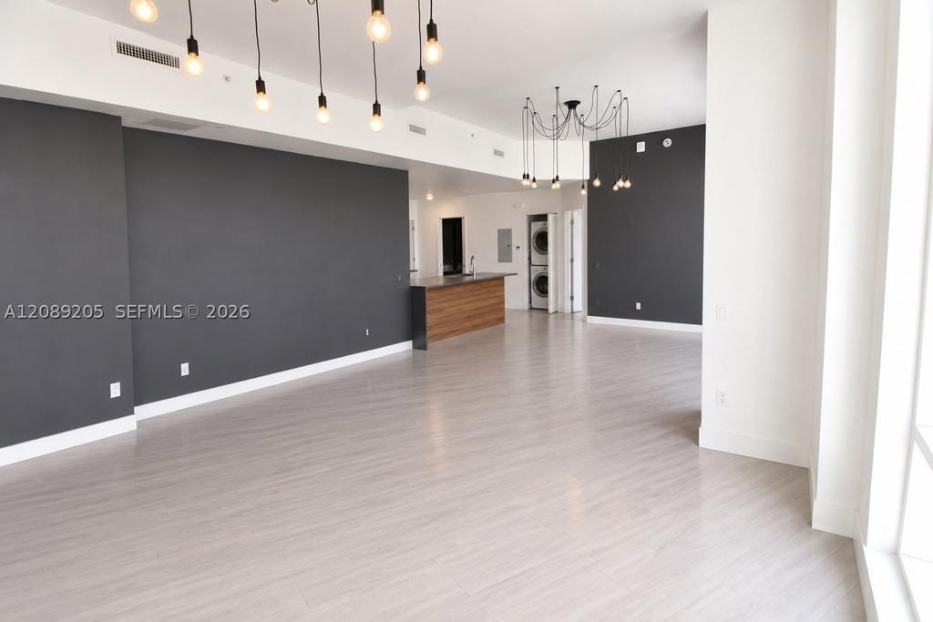 Real estate property located at 601 27th St #1806, Miami-dade, The Crimson Condo, Miami, FL