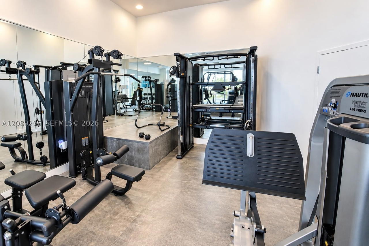 Real estate property located at 601 27th St #1806, Miami-dade, The Crimson Condo, Miami, FL