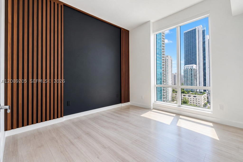 Real estate property located at 601 27th St #1806, Miami-dade, The Crimson Condo, Miami, FL