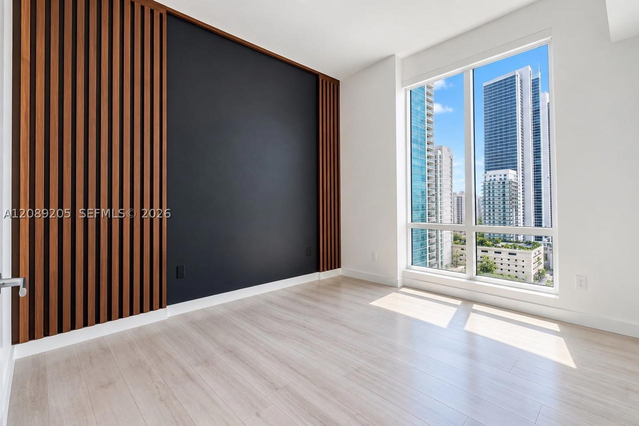Real estate property located at 601 27th St #1806, Miami-dade, The Crimson Condo, Miami, FL