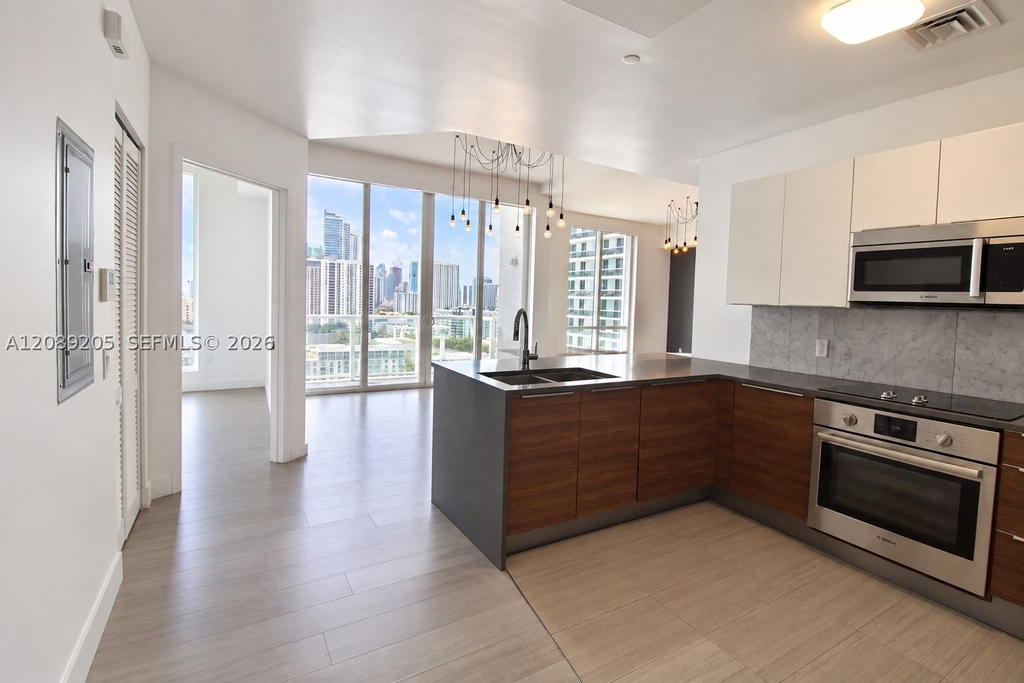 Real estate property located at 601 27th St #1806, Miami-dade, The Crimson Condo, Miami, FL