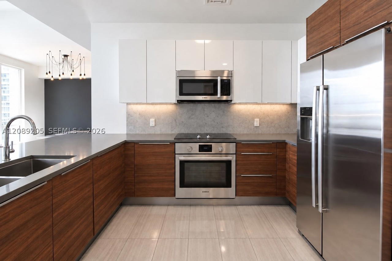 Real estate property located at 601 27th St #1806, Miami-dade, The Crimson Condo, Miami, FL