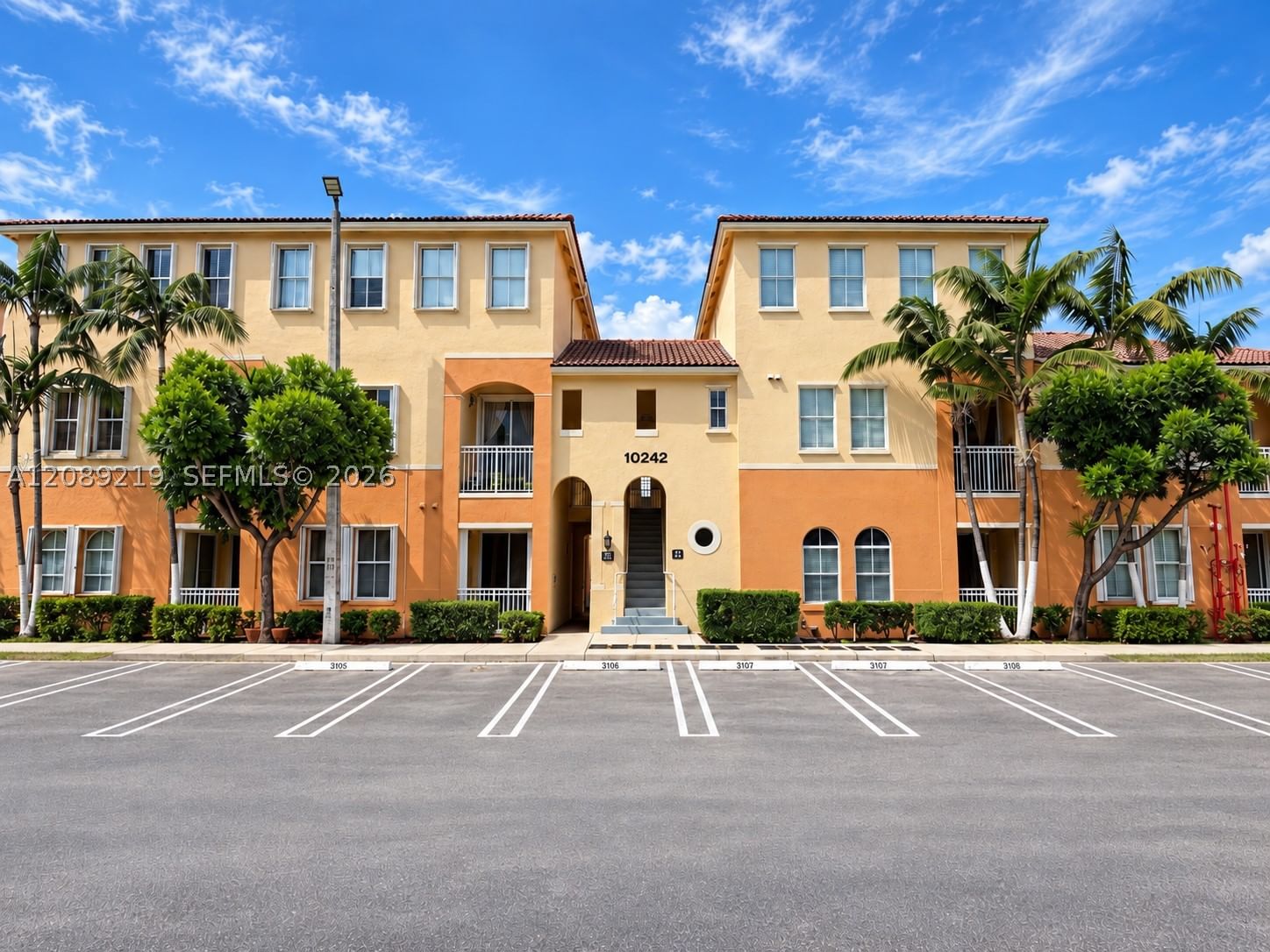 Real estate property located at 10242 7th St #203, Miami-dade, Fontainbleau Lakes Courty, Miami, FL