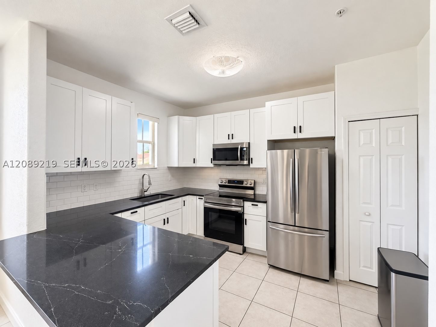 Real estate property located at 10242 7th St #203, Miami-dade, Fontainbleau Lakes Courty, Miami, FL
