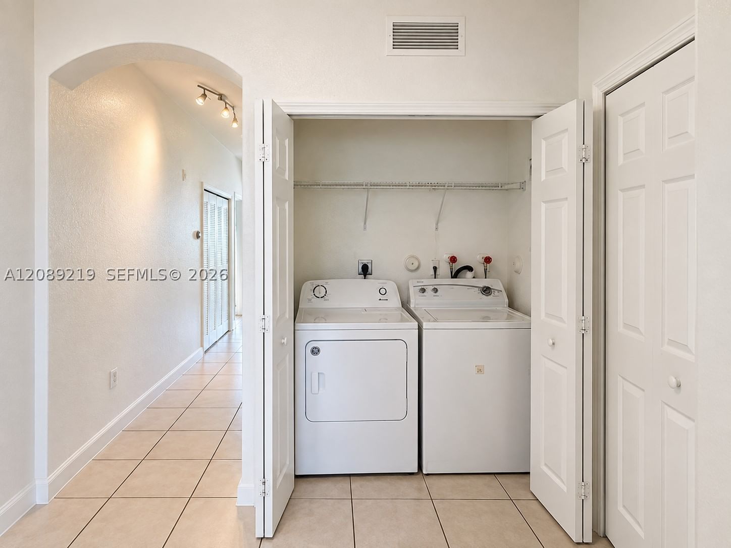 Real estate property located at 10242 7th St #203, Miami-dade, Fontainbleau Lakes Courty, Miami, FL