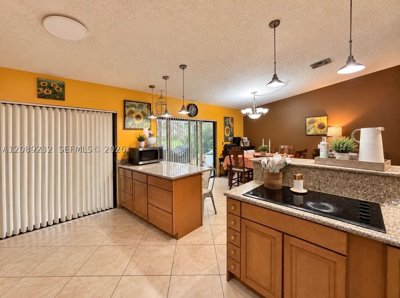 Real estate property located at 7642 38th Ct, Broward, Springtree, Sunrise, FL
