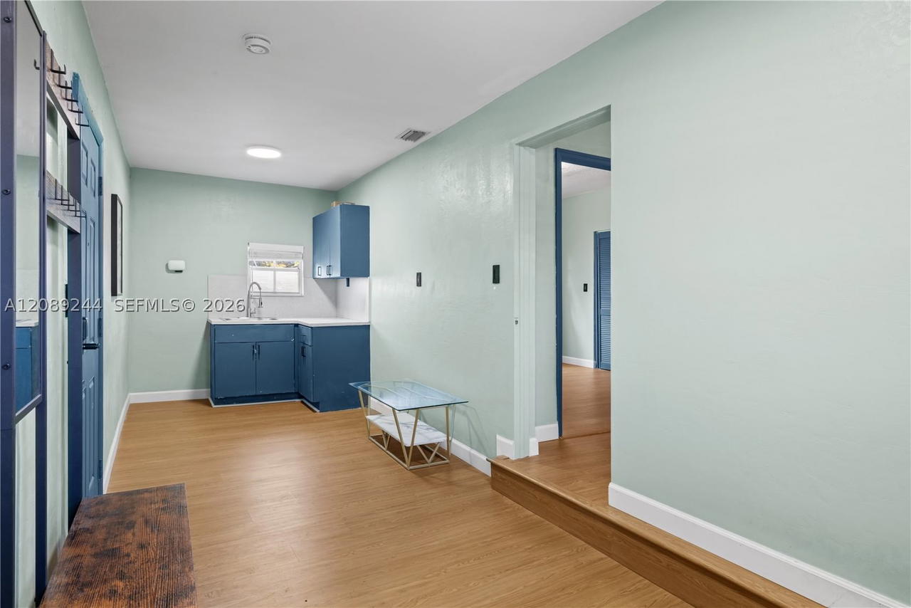 Real estate property located at 1010 8th Ave, Miami-dade, Pearsons Sub, Miami, FL