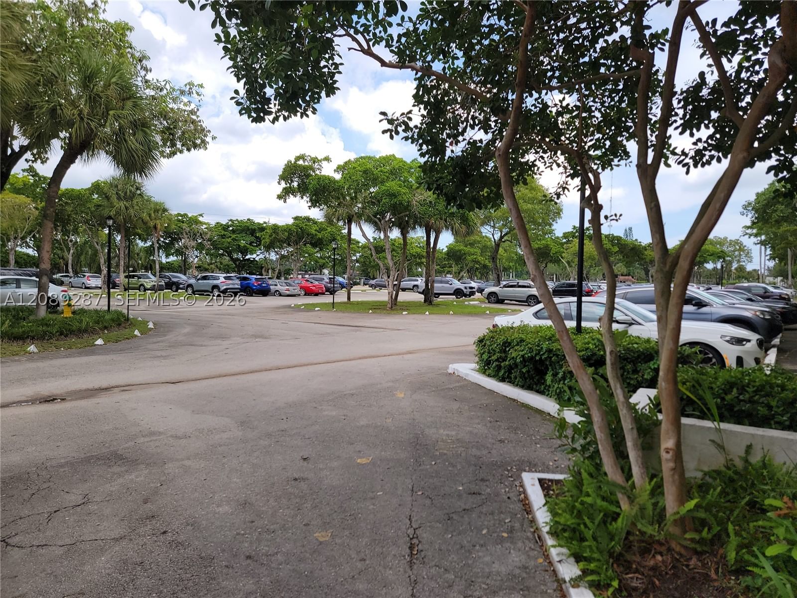 Real estate property located at 5570 44th St #215A, Broward, Inverwood Condo, Lauderhill, FL