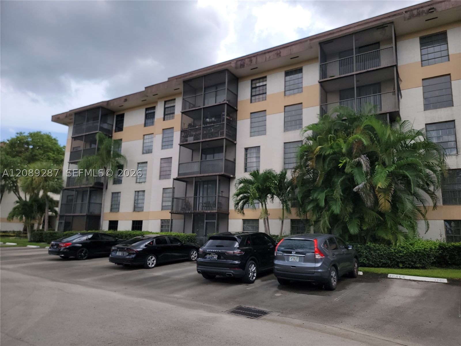 Real estate property located at 5570 44th St #215A, Broward, Inverwood Condo, Lauderhill, FL