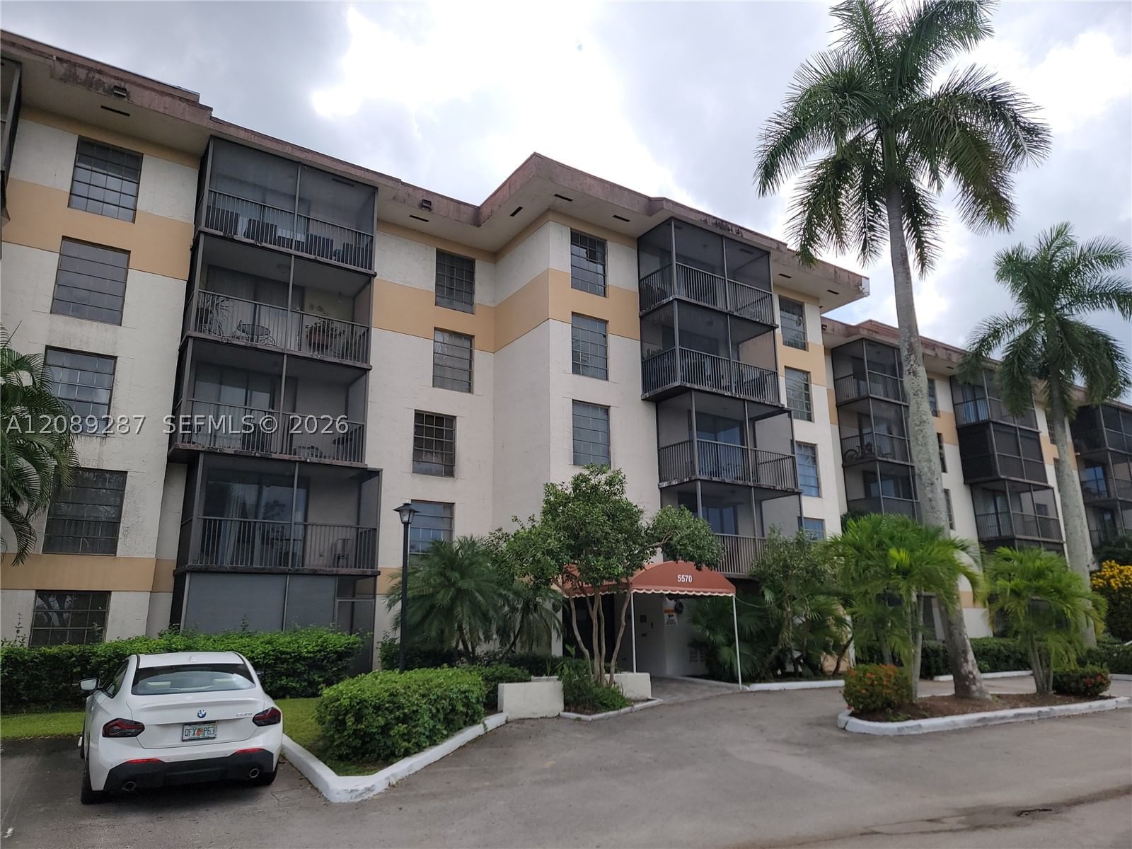 Real estate property located at 5570 44th St #215A, Broward, Inverwood Condo, Lauderhill, FL