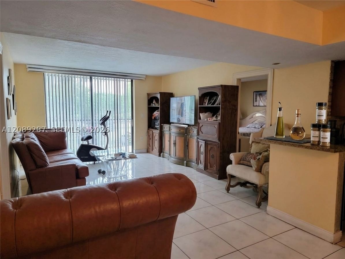 Real estate property located at 5570 44th St #215A, Broward, Inverwood Condo, Lauderhill, FL
