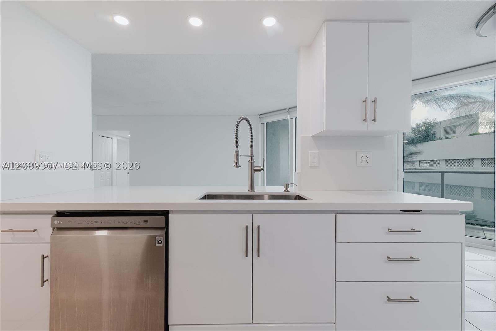 Real estate property located at 16485 Collins Ave #338, Miami-dade, Oceania Iii Condo, Sunny Isles Beach, FL