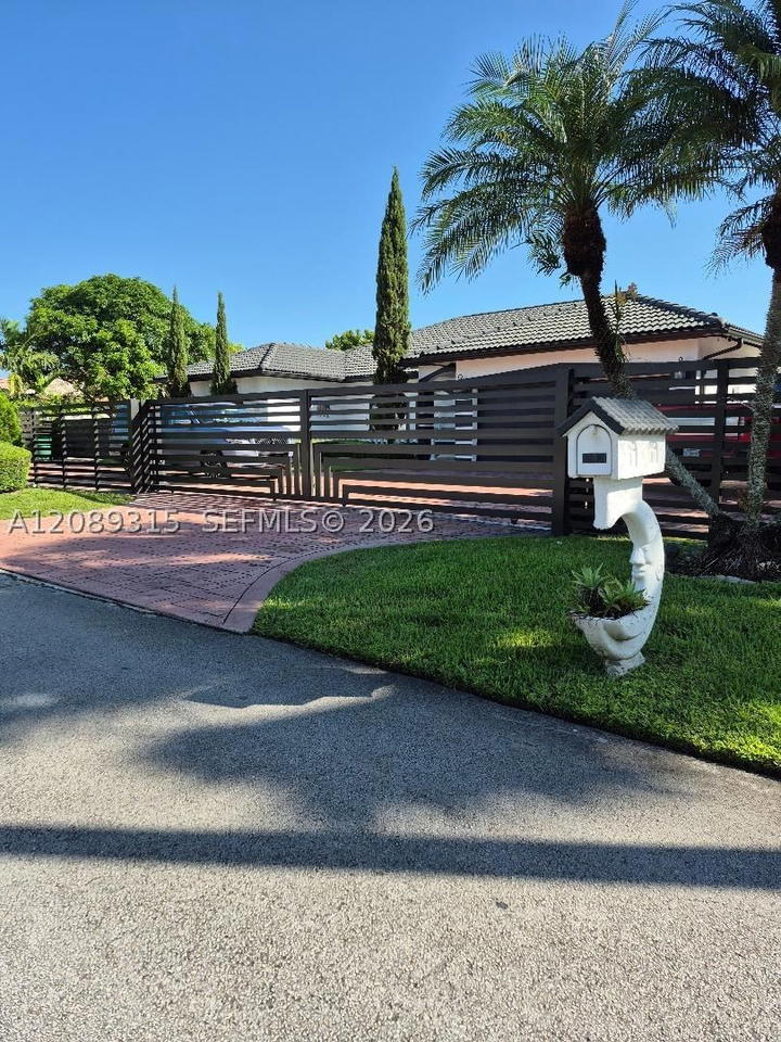 Real estate property located at 19431 133rd Ave, Miami-dade, Black Creek Estates, Miami, FL