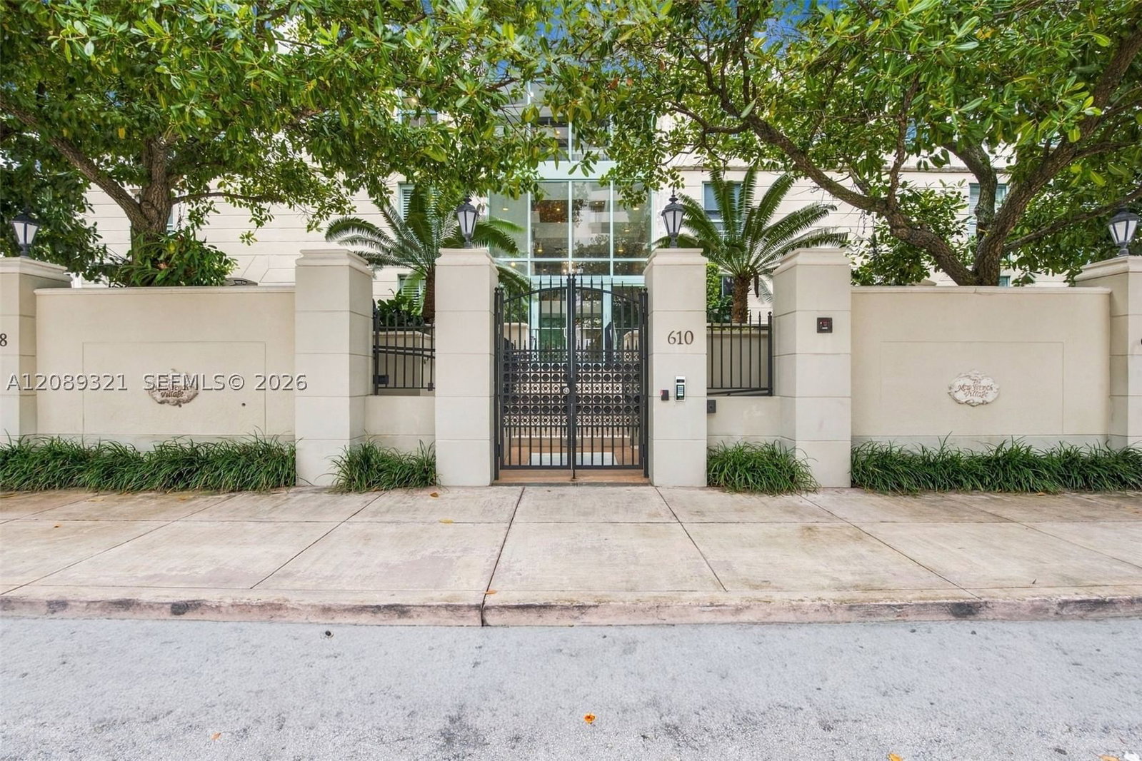 Real estate property located at 610 Valencia Ave #502, Miami-dade, The New French Village Co, Coral Gables, FL