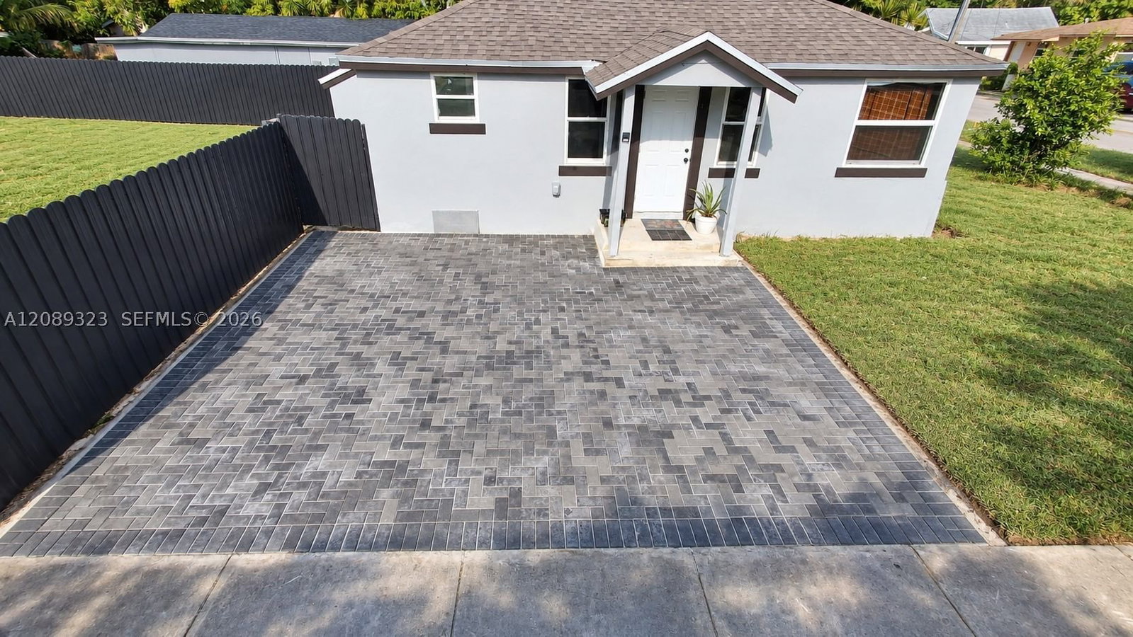 Real estate property located at 10805 10th Ave, Miami-dade, Pinewood Park Extension, Miami, FL