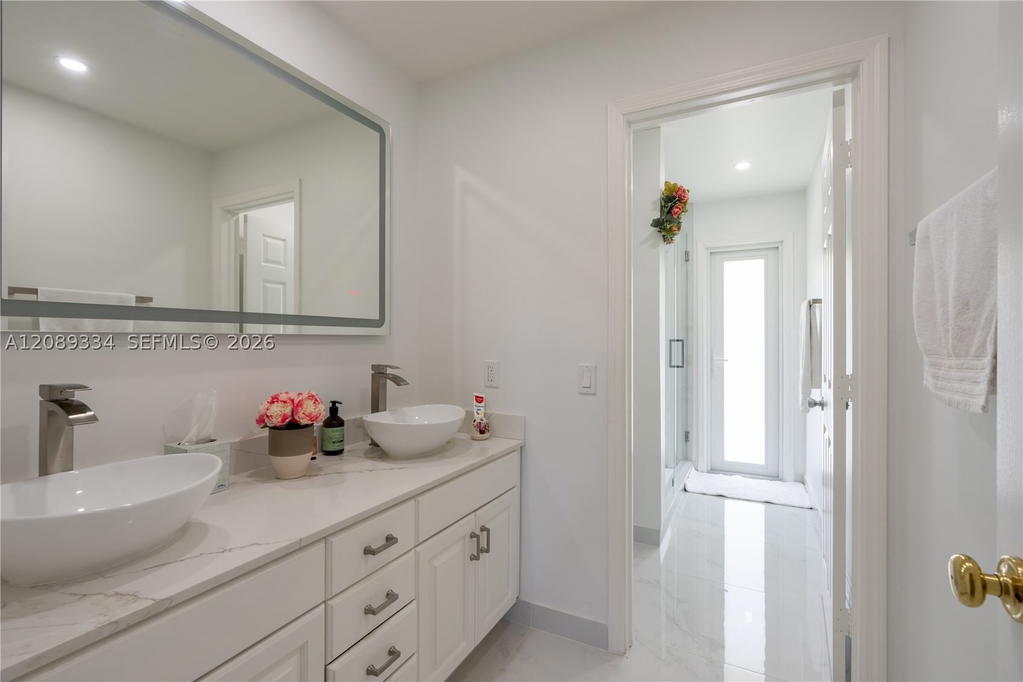 Real estate property located at 20430 53rd Pl, Broward, Trails, Pembroke Pines, FL