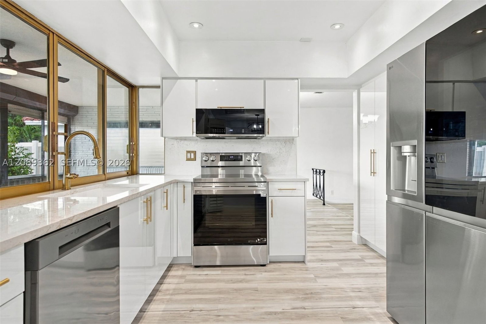 Real estate property located at 5206 Garfield St, Broward, Hollywood Hills, Hollywood, FL