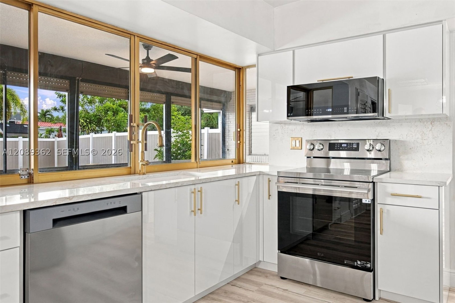 Real estate property located at 5206 Garfield St, Broward, Hollywood Hills, Hollywood, FL